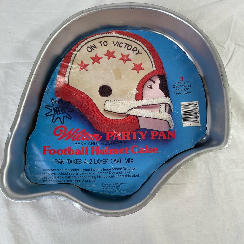 1979 WILTON FOOTBALL HELMET CAKE PAN 4502-2723